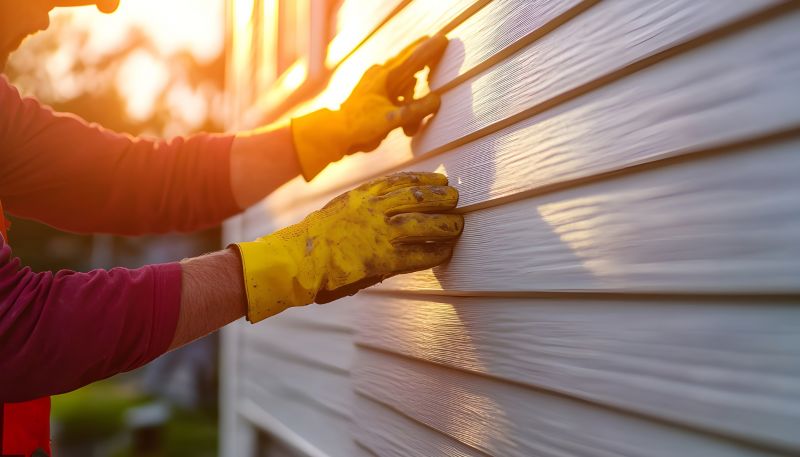 Vinyl Siding Repair Crew